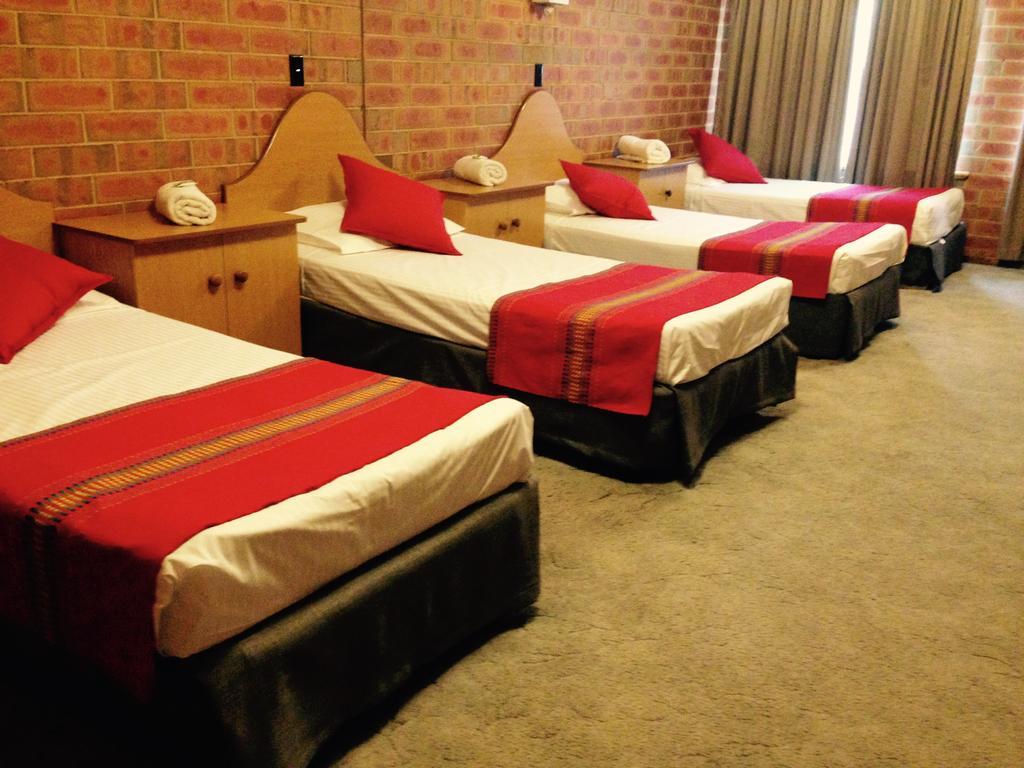 Pooraka Motor Inn Room photo
